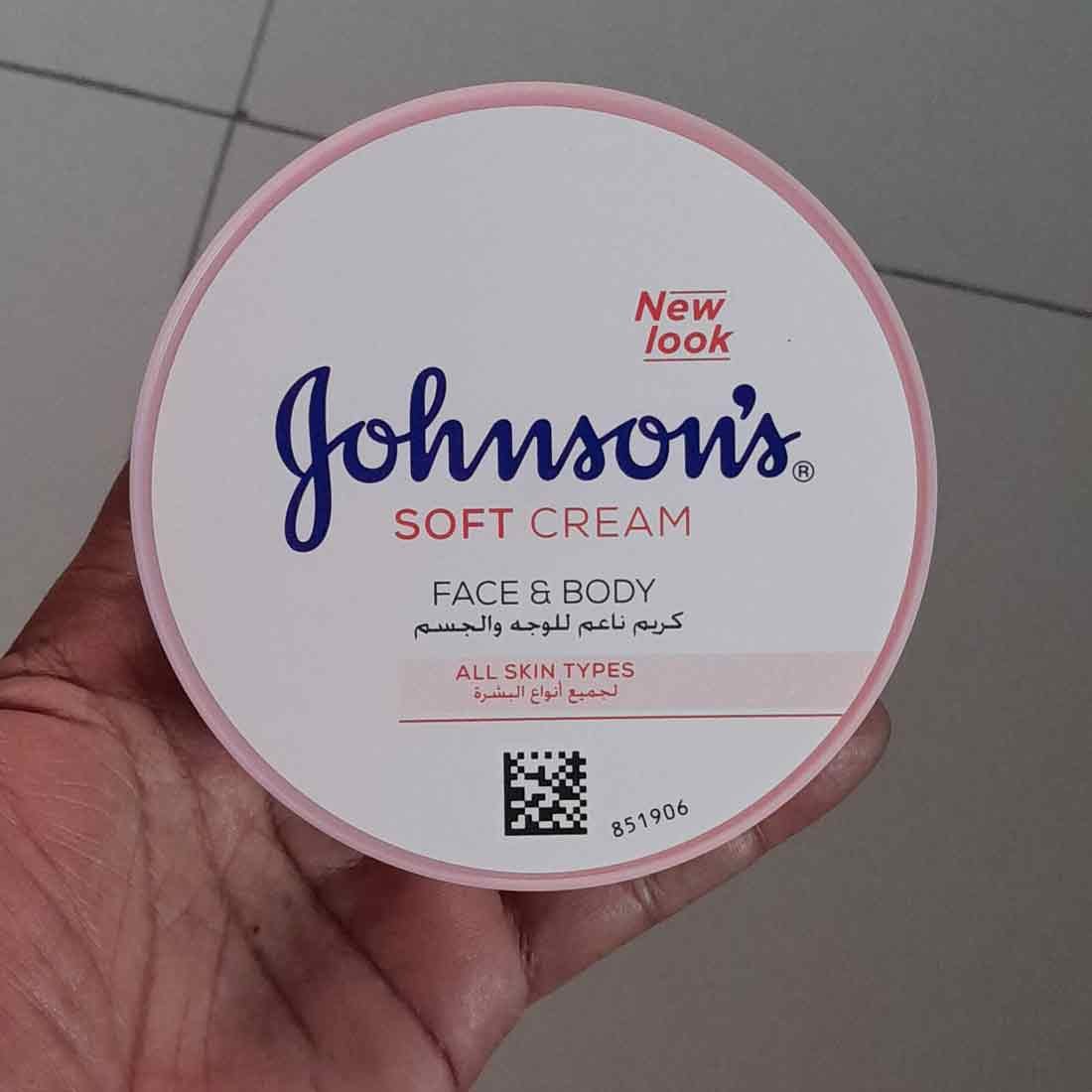 Johnsons 24Hour Moisture Soft Cream (200ml)