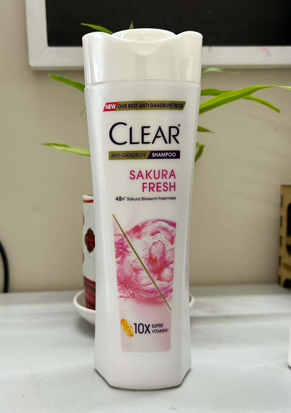 Clear Anti-Dandruff Scalp Care Shampoo Sakura Fresh (300ml)