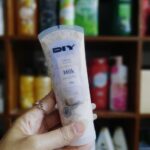 MR DIY Facial Scrub Milk 100g