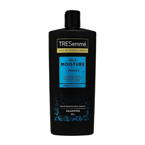 TRESemmé Rich Moisture Shampoo with Vitamin E – 685ml